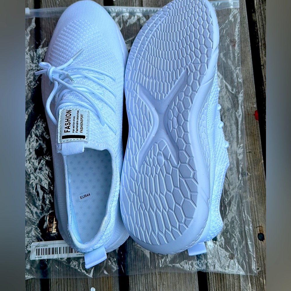 Men’s Lightweight Breathable Shoes